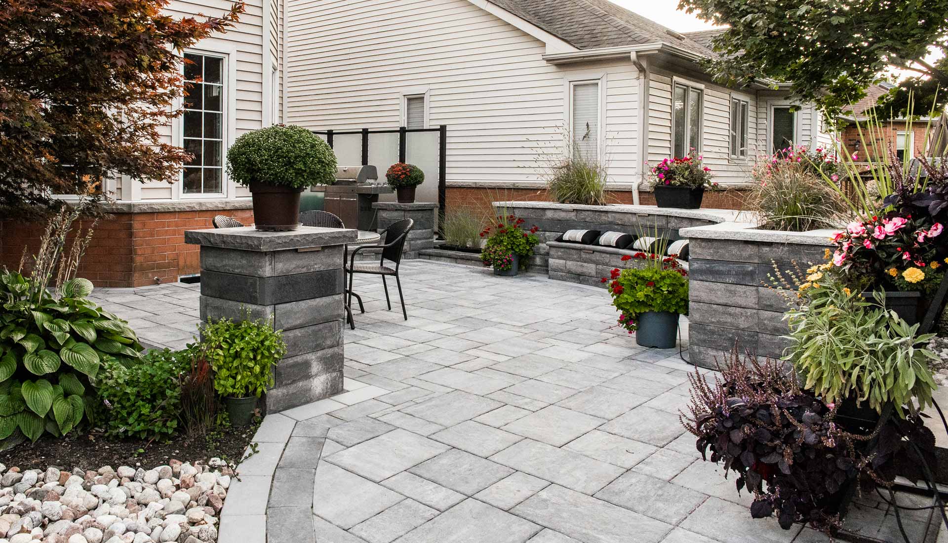 Backyard Entertaining Space Hero BG