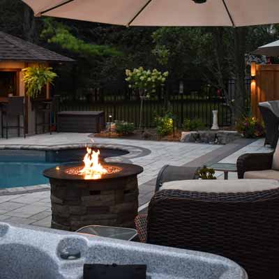 Backyard Fire Pits & Fire Tables