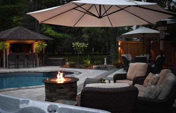 Backyard Fire Pits & Fire Tables